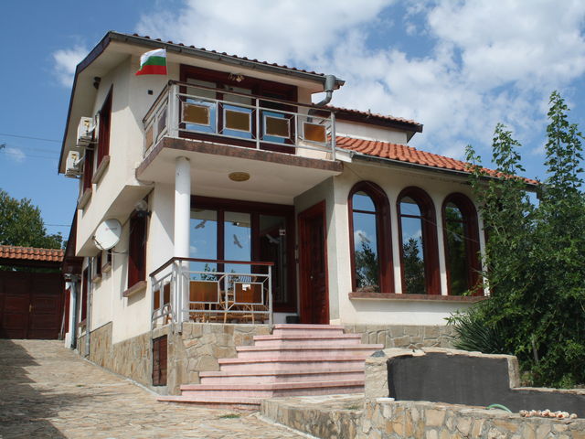 Open gallery