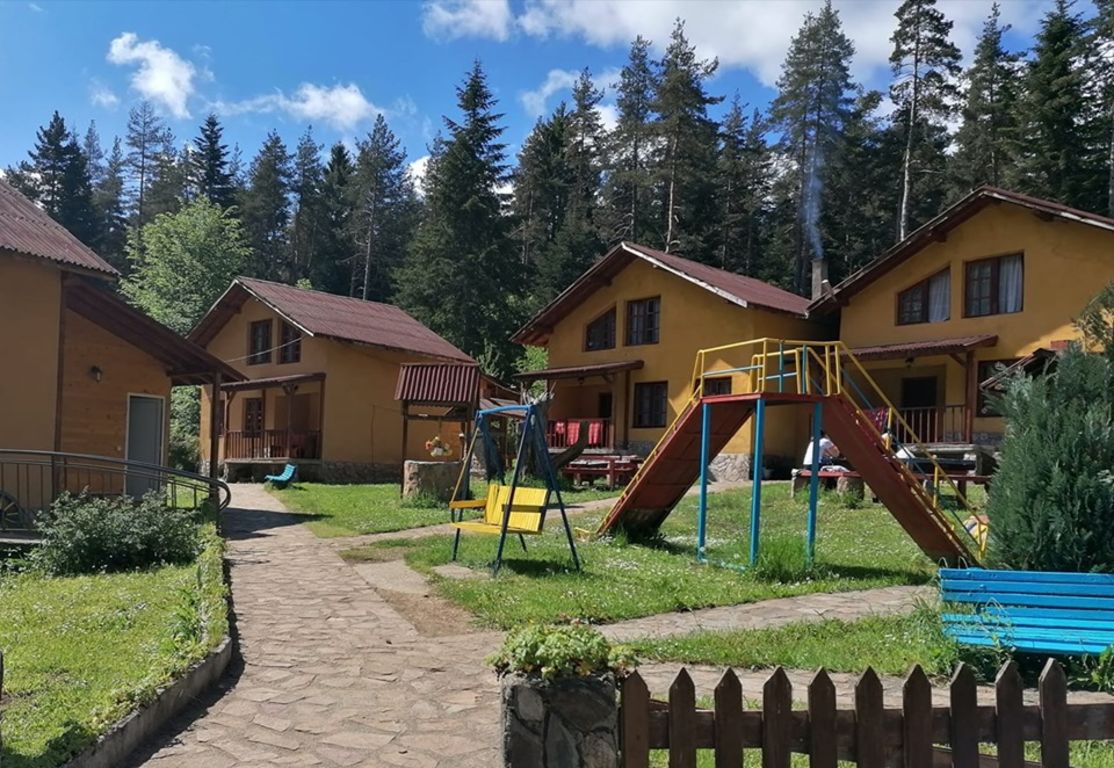 Вилно селище Уют - курортен комплекс Цигов Чарк, Община Батак