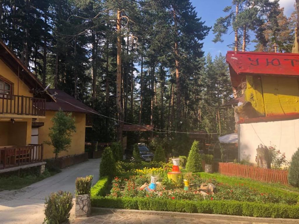 Вилно селище Уют - курортен комплекс Цигов Чарк, Община Батак