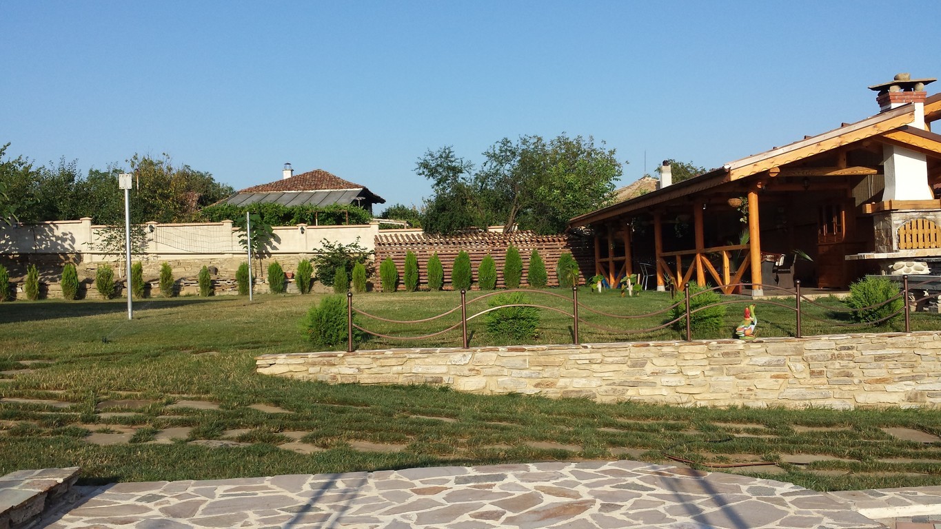 Къща за гости Сияние - село Ловец, Община Върбица