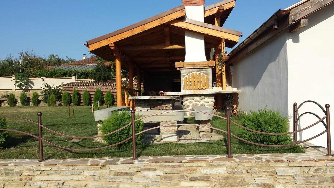 Къща за гости Сияние - село Ловец, Община Върбица