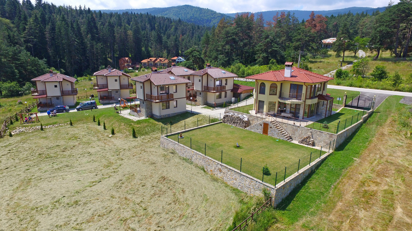 Вилно селище Видеви - курортен комплекс Цигов Чарк, Община Батак
