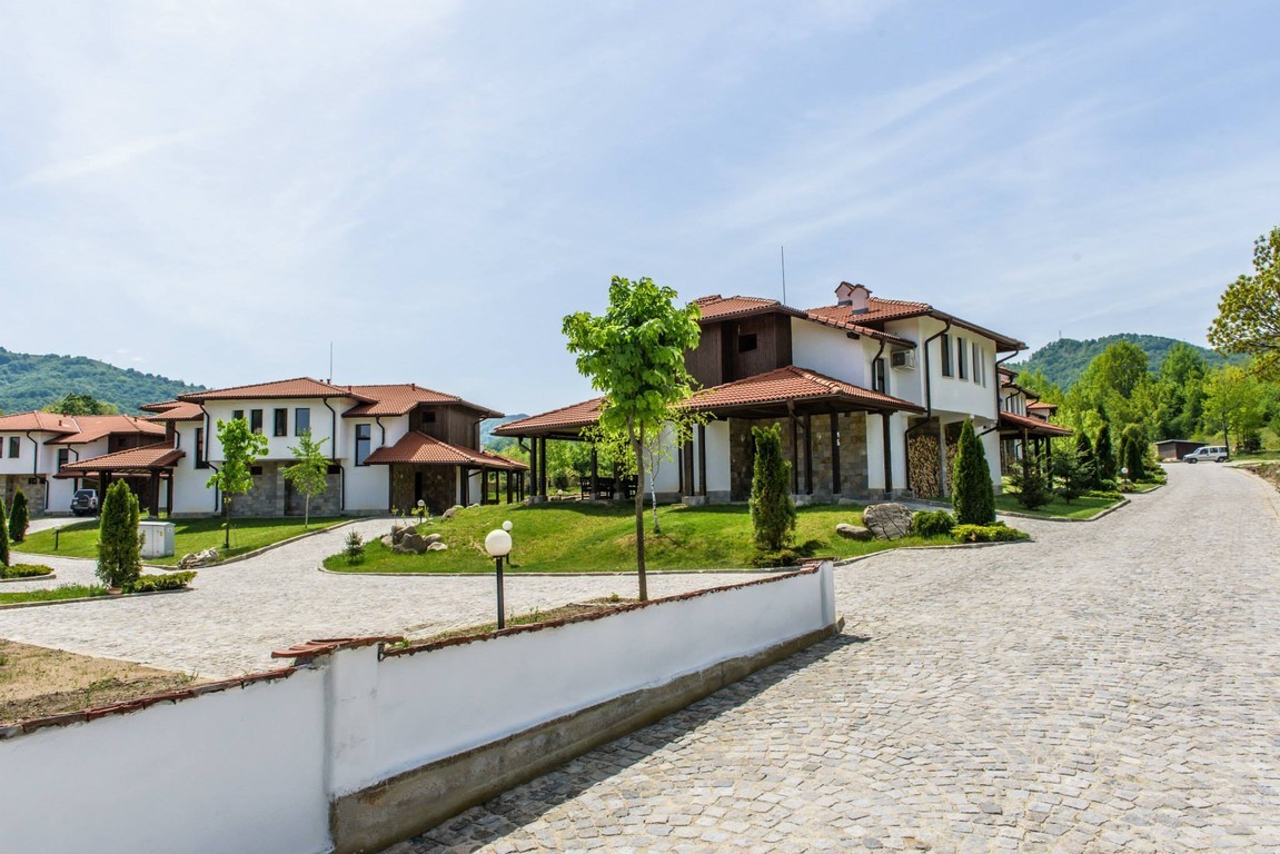 Комплекс Манастира - село Орешак, Община Троян