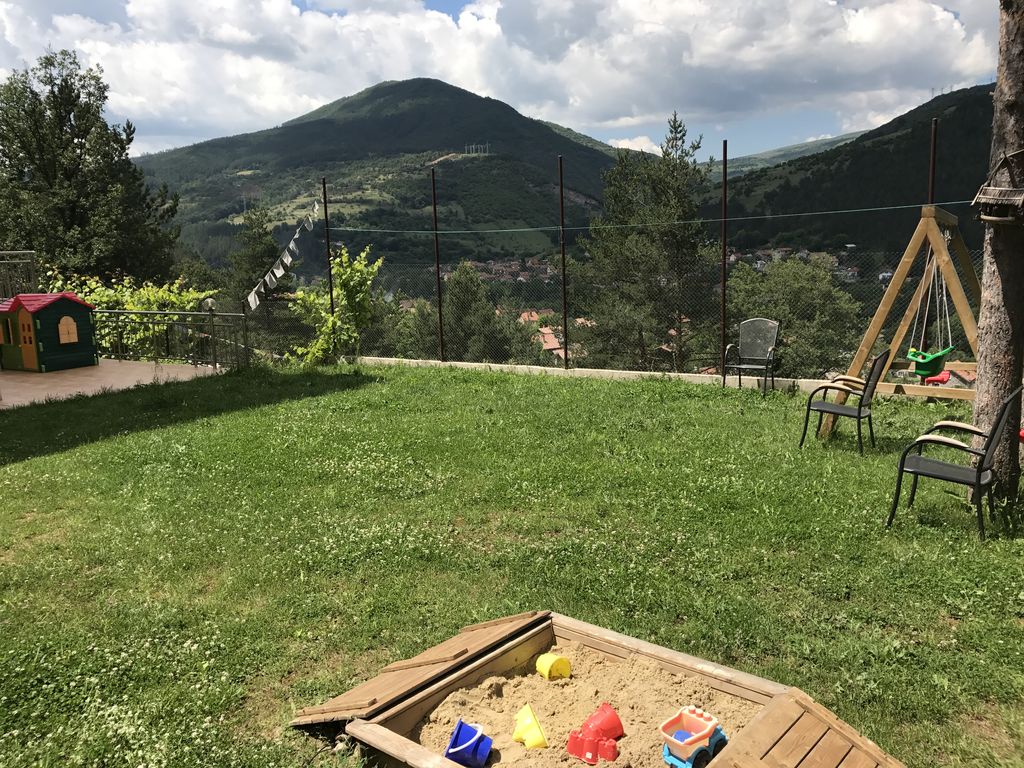 Къща за гости Мала планина - село Искрец, Община Своге