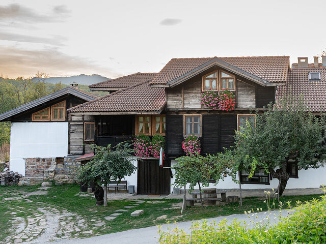 Open gallery