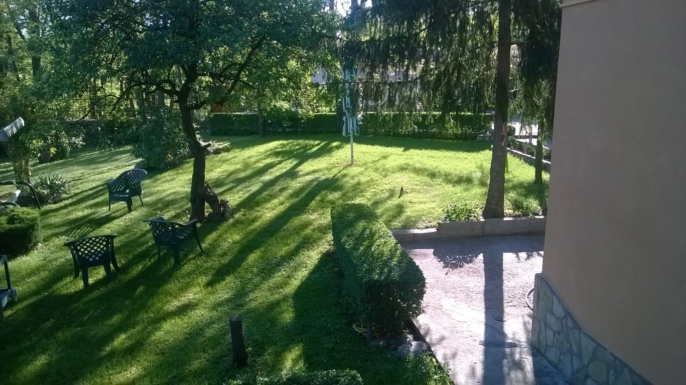 Къща за гости Край гората - село Пресяка, Община Ловеч
