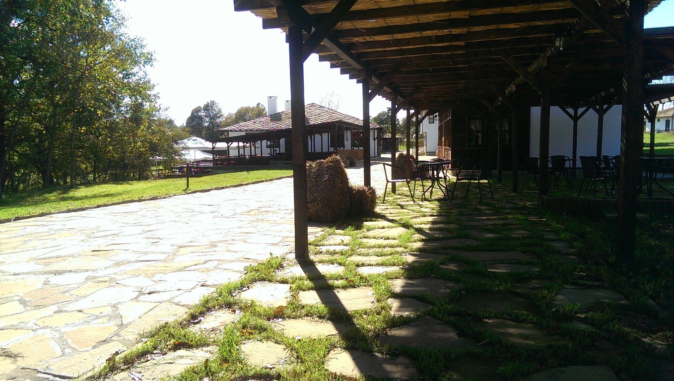 Комплекс Кривини - село Кривини, Община Долни чифлик