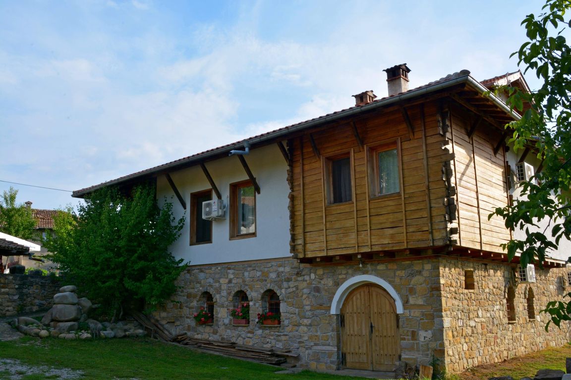 Къща за гости При Чакъра - село Арбанаси, Община Велико Търново