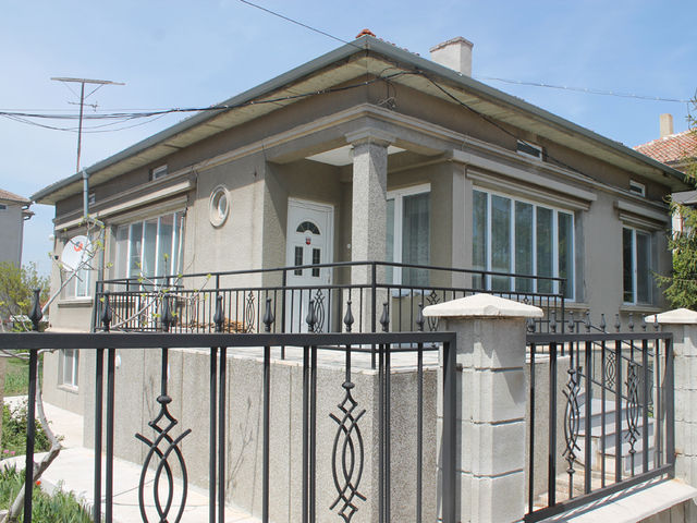 Open gallery
