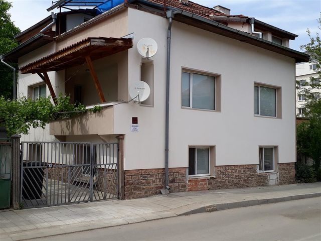 Open gallery