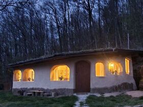 Къща за гости Глинена къща Адонай