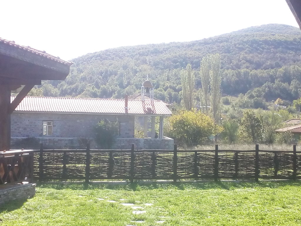 Стаи за гости Костадиновци - село Брястово, Община Минерални бани