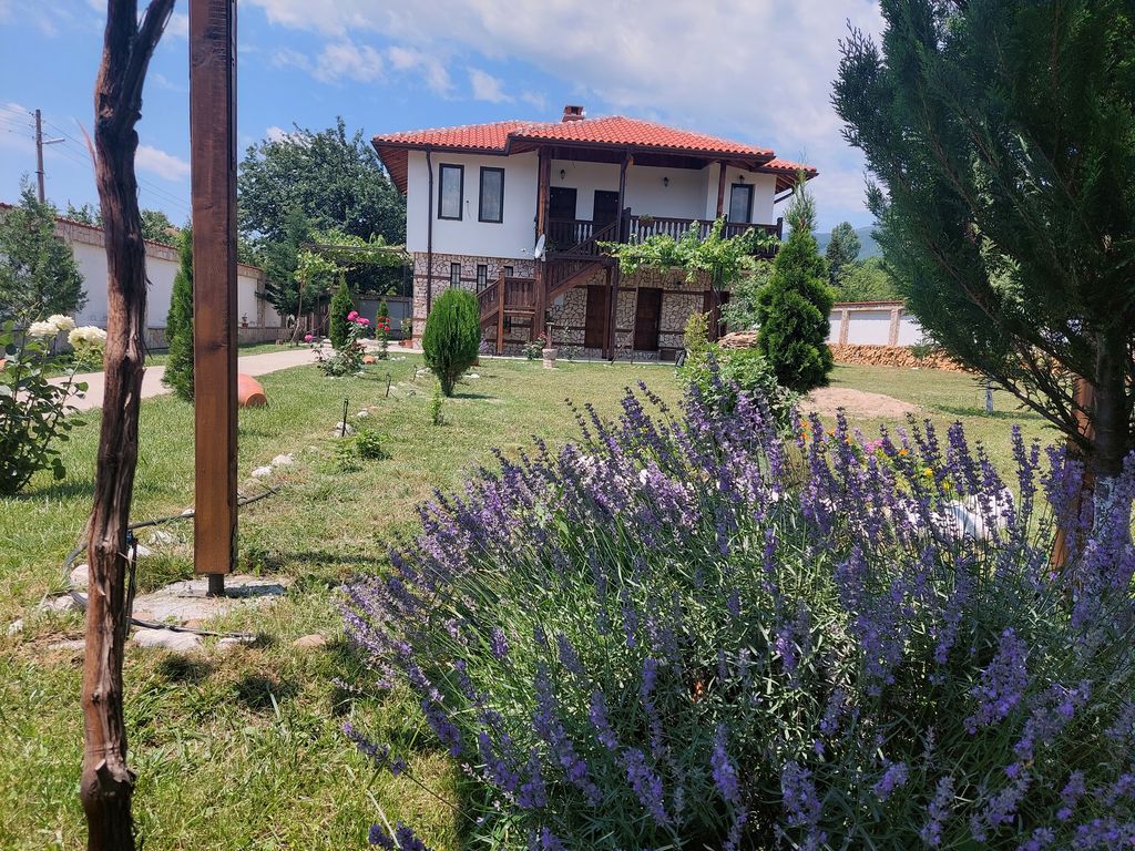 Къща за гости Под Балкана - село Скобелево, Община Павел баня