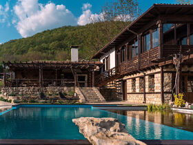 House for rent Villa Derebeev with swimmingpond