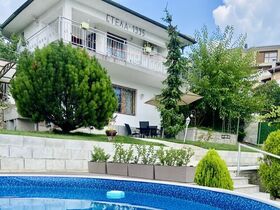 Villa for rent Stela