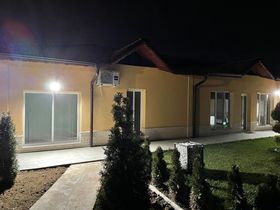 Вила под наем Ябълково