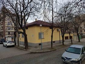 Къща под наем Под липите