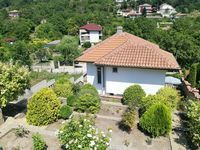 Villa for rent Villa Bozhi - next to the sea, with own swimming pool. Pets are 