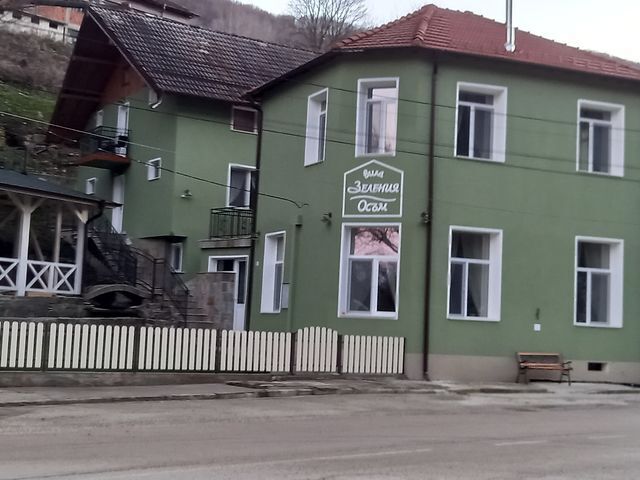 Open gallery