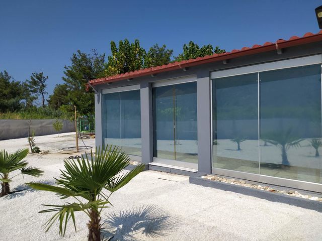 Open gallery