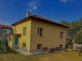 Къща под наем При Ники