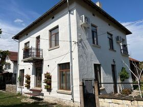 Къща за гости Куклите