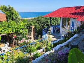 Guest house Holiday houses On the cost