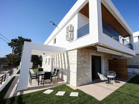 Вила Kiki villas