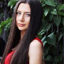 Alis Demidova 
