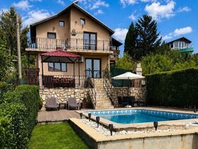 Вила под наем The White Hills House