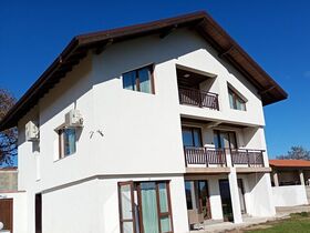 Къща за гости Бялата къща