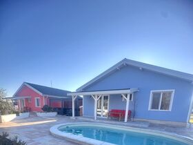 Вили под наем Хамбарлии