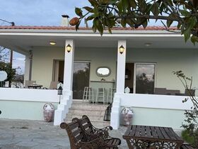 Вилла Sunrise Beachfront Villa