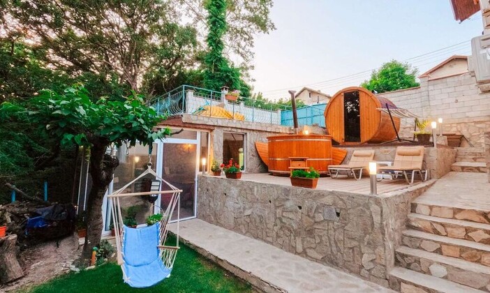 Златна есен - 3=2 със сауна и джакузи включени в цената!