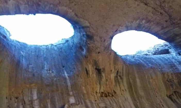 Безплатен бънджи скок в пещерата Проходна (Божии очи)