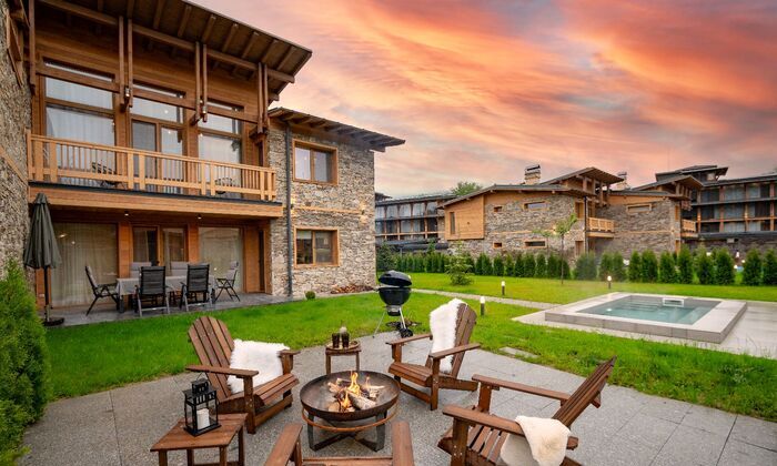 Коледа в с. Баня - с минерален басейн