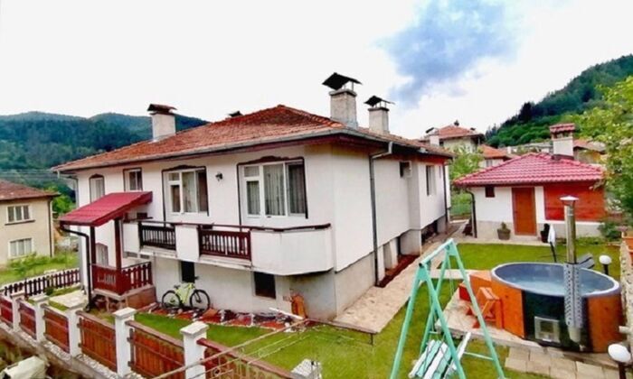 Топ оферта за делнични дни в Родопите - къща за гости Мераклии