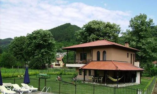 Къща за гости до Троян