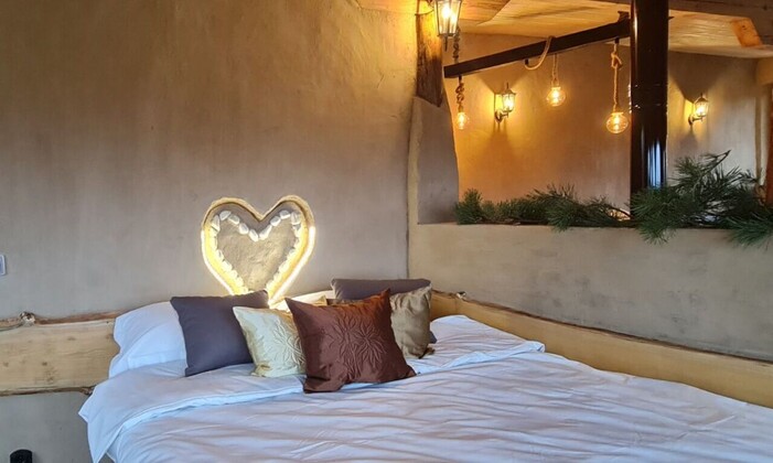 Глинена къща Адонай - уют за двама