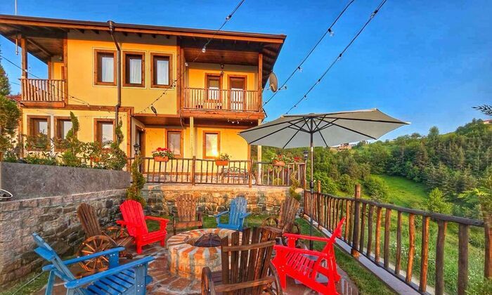 Уикенд оферти за месец април