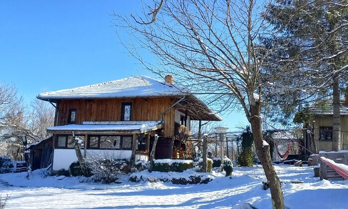 Релакс в Еленския Балкан в самостоятелна 4-стайна къща с голяма механа