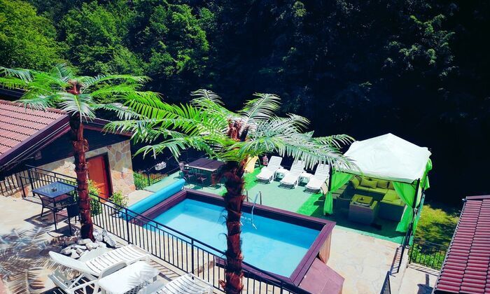 Горещ басейн - с 38 градуса на водата!