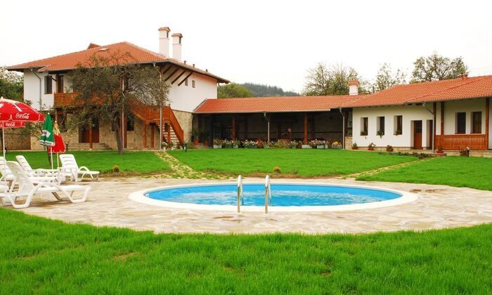 Почивка в комплекс "Елица"