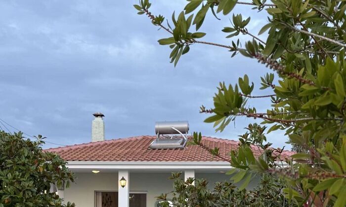 Sunrise Beach Front Villa на първа линия на морето до Неа Каликратия