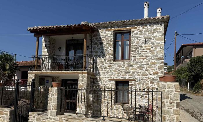 Майски уикенди във вила Ставрос, в Никити