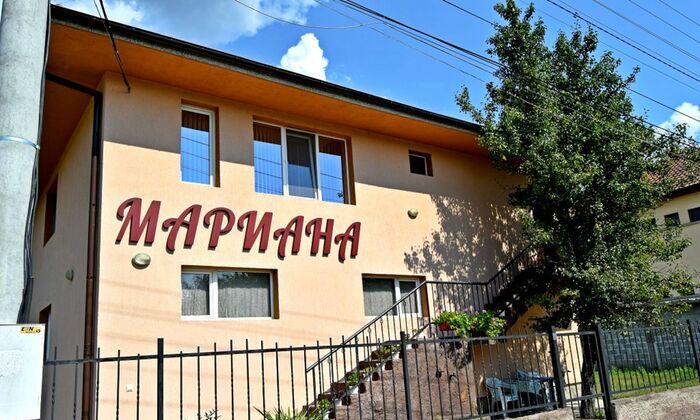 Отдъхни преди лятото в семейна къща за гости в Павел баня