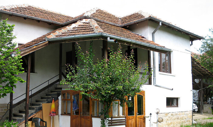 Бистрилишки къщи - на 100 км от София, в полите на Берковския Балкан