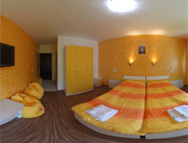 Жълта стая